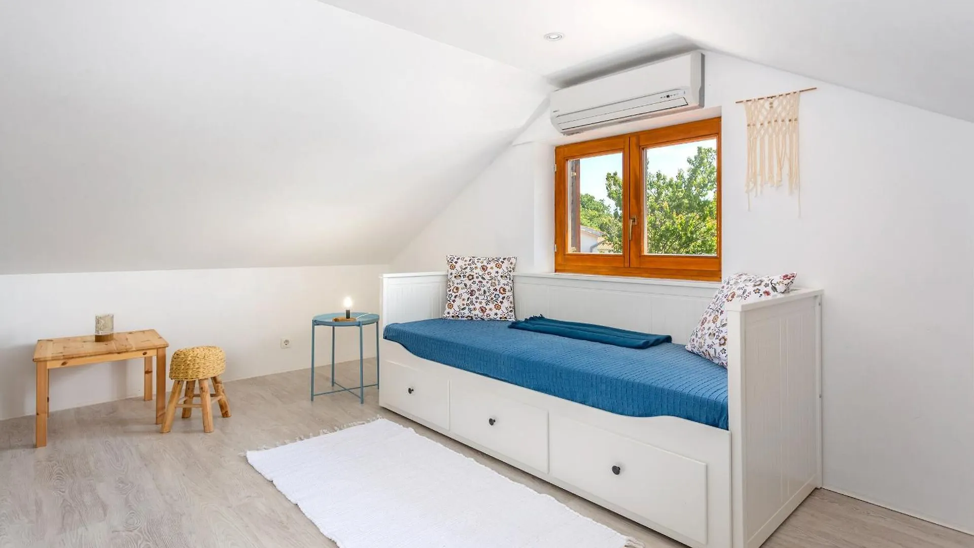 Villa Maran Vrbnik 0*,