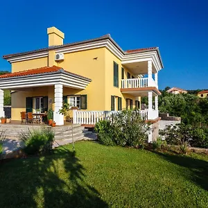 4* Couette-café Mirela